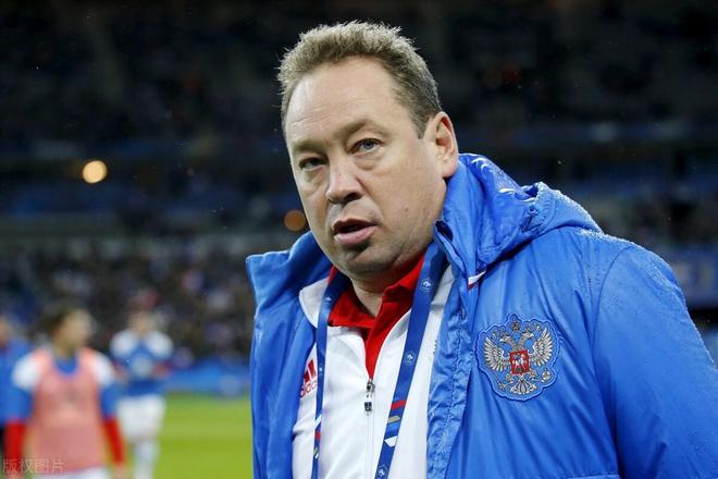 爱游戏-上海申花赛前完成体检，志在欧冠名次提升，话题不断，轮换策略成焦点-爱游戏